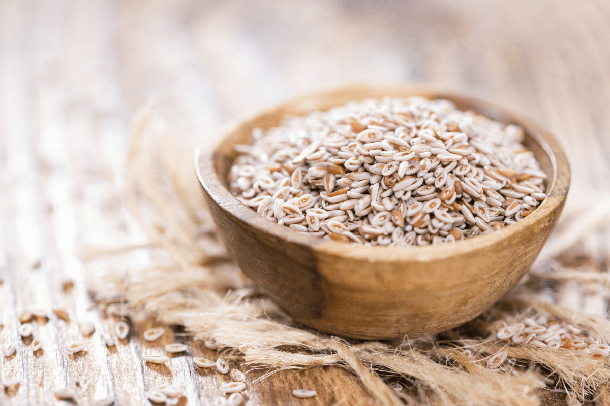 blood sugar supplements psyllium seeds in a bowl